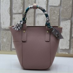 Contena bought 2017 new Gucci tote bag all-match small 9638 litchi Pink ·