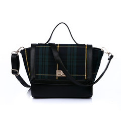 The new handbag bag bag bag bat wings bags Handbag Shoulder Bag Messenger Bag tide Black matching green