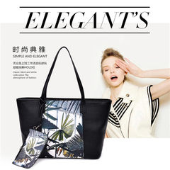 2017 new handbag bag printing version casual handbag fashion all-match a white-collar occupation mummy bag bag Maple leaves