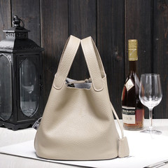 2017 European and American summer new style vegetable basket bag genuine leather handbag lichee grain bucket bag lady bag light grey small