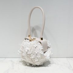 Flower shop 2017 new three-dimensional flower lantern bag hand bag bag bag round portable fashion Ivory rice