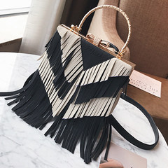 Handbag female 2017 summer new Korean tassels, frosted bag, fashionable hand bag, tide shoulder bag Black grey