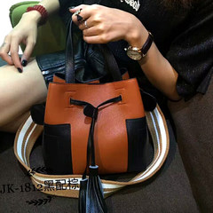 2017 new female bag leather handbag handbag shoulder bag women's South Korea agitation large bag Black Brown