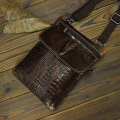 The new oil wax chest pocket bag Retro Leather cowhide leather fashion handbag Baotou male man bag Crocodile pattern light brown