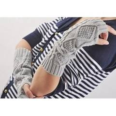 Korean version of gloves, women's dew refers to the autumn winter lovely sweater false sleeves thickened knitted semi finger lengthened thermal arm set diamond [gray]
