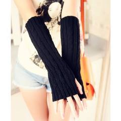 Korean version of gloves, women's dew refers to the winter and winter, lovely wool, false sleeves, thickening, knitted, half fingers lengthened warm arms, sets of twist [black].