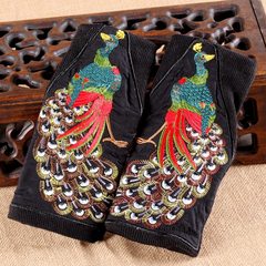 Yang Liping with the autumn and winter tradition, traditional embroidery, embroidered embroidered sleeve gloves, peacock embroidered gloves, Mail Black peacock.
