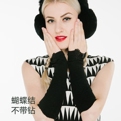 The European Shishang Korean half Gloves Ladies winter warm long black thick cute cartoon arm sleeve cuff Black bow without diamond