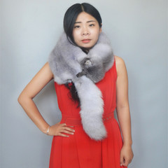 The fox fox scarf whole fur collar and fox fur collar blue fox fox shawl in winter