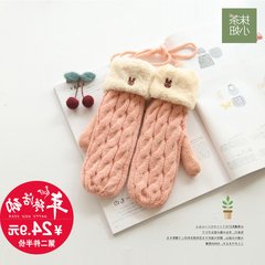 Christmas gift with cashmere thickening twist, even finger gloves, hanging neck, Korean students, knitted gloves, female Winter Edition