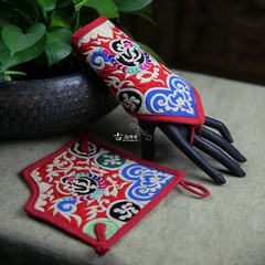 Yang Liping with the same national wind gloves old embroidery pieces, all hand embroidered bracers, fingers, back sets, personal adornment, dress No. three, pair.