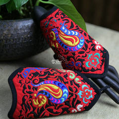 Yang Liping with the same national wind gloves old embroidery pieces, all hand embroidered bracers, fingers, back sets, personal adornment, dress No. five, pair.