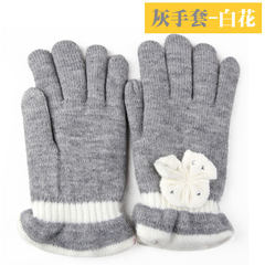MIT Taiwan Double thick winter cold proof warm gloves, fashionable wool knitted gloves, grey gloves, white flowers.