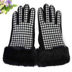 [boutique] big name imported fabrics, high-grade winter female paragraph, thickening cold, warm, cold touch screen cotton gloves Black maxmara