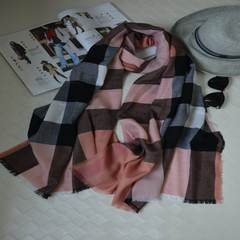 The enduring classic art of pure wool scarf. Pink Leather