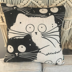 American cartoon cat fish pillow creative sofa cushion cover art office pillow core containing black waist 44*44CM [pillowcases only] Big eyed cat