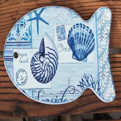 Large size 22CM American country Mediterranean ceramic thickened dining table mat heat insulation mat pan fish plate cushion cover mail 4 blue and white porcelain
