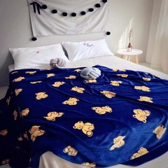 Japanese cute little bear flannel blanket, red soft soft skin bed blanket, self background blanket mail 110x110CM/ cloud mink blanket Mat