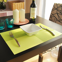 European-style PVC food mat, cup mat, heat insulation pad, waterproof and anti-ironing table mat, bowl pad, western food mat, green PVC 65+17 vertical edge *70CM