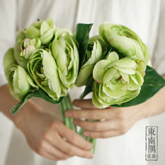 The southeast corner flower small bouquet of roses bouquet wedding wedding party flowers small hands