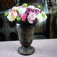 [Monalisa]: Retro iron vase ornaments fun wedding gift jewelry fashion cute Home Furnishing