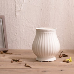 Roman style porcelain vase, white blue, modern simple European vase, setting piece, size of vase, flower dryer, white small [Mediterranean Roman jar]
