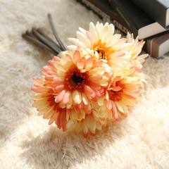 Holding the flower factory direct simulation flower gerbera flower bouquet gerberajamesonii Home Furnishing wedding GF16183A Thinking of an old acquaintance on seeing a familiar scene