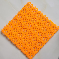 Bathroom PVC spliced floor mat sanitary bath can be tailored to the bathroom antiskid mat, toilet, shower room full of pads 40× 60CM flower orange.