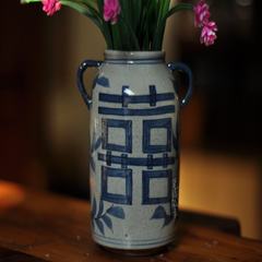 The town of porcelain blue and white porcelain ceramic flower vase story hand-painted floral ornaments creative tea accessories Home Furnishing plug Double happiness