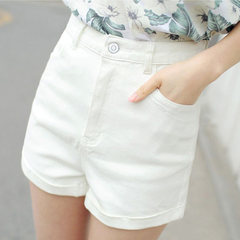 2017 new version of slim hole loose waisted denim shorts in summer all-match flash white female students 26 yards (1 feet 9) Curling white (one-piece)