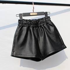Autumn and winter 2017 new female leather shorts all-match Korean elastic waist Pu trousers loose thin waist wide leg pants S black