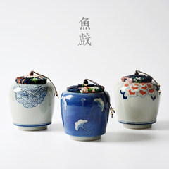 Fish play Jingdezhen hand-painted blue and white porcelain tea pot antique ceramic sealed storage tank ice cracks Puer tank Ice plum