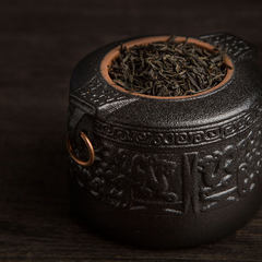 Creative personality of Japanese tea embossed coarse pottery bronzes decorative Pottery Mug dragon seal pot Pu'er Tea bin Dragon beast first black Pu'er Tea bin