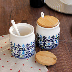 The export of ceramic tableware seasoning cans domestic kitchen seasoning pot sugar salt Europe rural wind storage tank