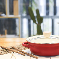 Super special wrapping anti spilling pot, small ears thickened enamel pot, a person eating a small saucepan Hot pot milk pot Small red stew