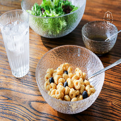 Utility shop, Japanese hammer shaped glass salad bowl, simple transparent salad bowl, mixing bowl, baking utensils Trumpet (11.7cm)