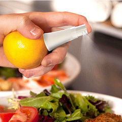Manual mini set water juice sprayer, lemon squeezer, plug and play, creative home kitchen gadgets