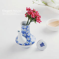 Japanese ceramic dining table shooting props blue oil vinegar pot Blue 400ml
