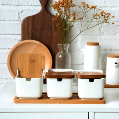 A Japanese home grandma rain cruet seasoning pot pot MSG creative ceramic pot with cover Three piece set (with tray)