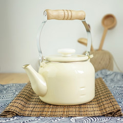 Fat Dragon, enamel enamel kettle, 1.5L teapot, cool kettle, traditional Chinese medicine gas cooker, general purpose yellow