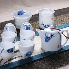 The hand painted blue and white porcelain tea set, the teapot, the tea cup, the thin eggshell, the white ceramic Gongfu tea set, the lotus 9 6 cups