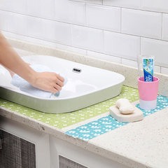 He put the toilet water tank base electrostatic stickers stickers bathroom cleaning table skirting antifouling glass paste Blue flowers 5*250cm