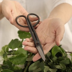 Elements of pure steel products business gardening scissors shears cut flower Japanese minimalist design simple household garden scissors black