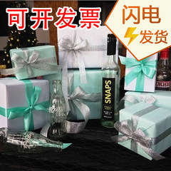 The Christmas holiday gift box gift decorations gifts Duitou window decoration props ornaments on display box A paragraph / each