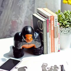 Taiwan Zuny creative doll doll cortex gorilla Milo Bookends / door stop birthday gift ornaments Orangutan Milo Book Black