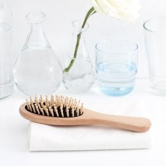 Jin year. Environmental protection manual massage comb prevent hair loss hair comb head hair comb makeup bag Wooden comb (21.5*6CM)