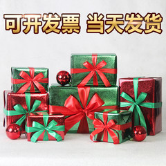 Christmas gift box Christmas decorations gift box gift box clothing shop Duitou window props Box New Year A paragraph / each