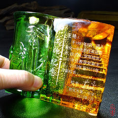 The classroom decoration decorations gave the teacher a gift souvenir bamboo pen glass be promoted step by step.