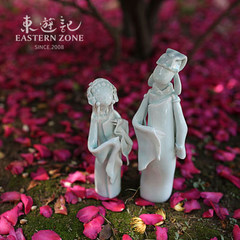Journey to the east original character of high grade Chinese ceramic wedding ornaments back hand kneading Messire lady gift A pair of prices (excluding glass cover)