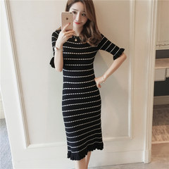 In the autumn of 2017 new Korean dress in black and white striped knit long sleeve winter girls slim package hip S Black and white